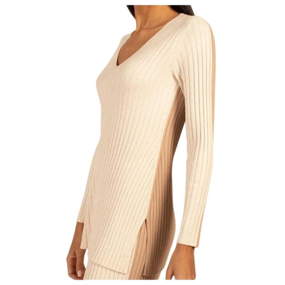 Trina Turk Zoey two tone V neck knit pullover ribbed sweater small cream long